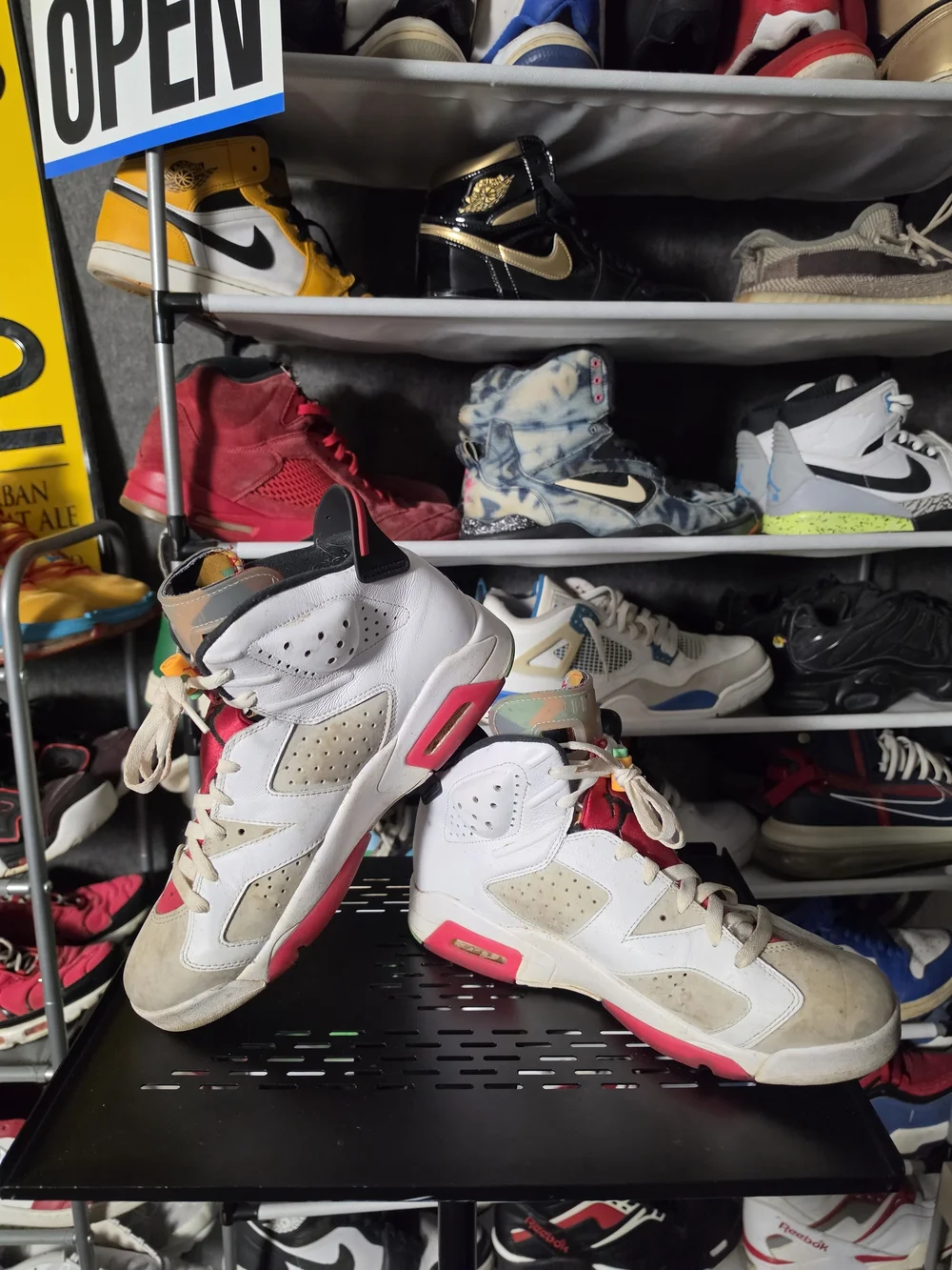 🔥 Jordan Men’s Retro 6 Rare Hare White Pink Cream Basketball Size 10 Sneakers